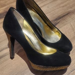 👠 Style & Co Black & Gold Velvet Platform Heels